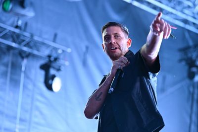 Singer sparks backlash for telling disabled fan she 'looked stupid' for staying seated at concert