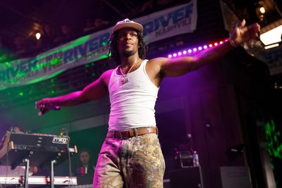 Rapper Toosii pauses music career to play college football at Syracuse University