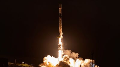 SpaceX launches 60th mission of the year from California (video)