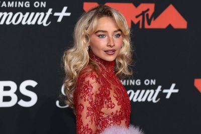 White House mocks Sabrina Carpenter with her own lyrics after ICE video criticism