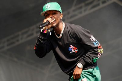 Multi-platinum rapper Toosii has committed to playing football at Syracuse