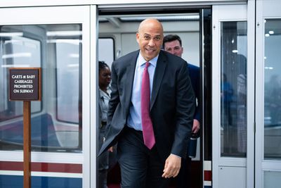 Bipartisan Senate duo seeks corporate support for 'Trump accounts' - Roll Call