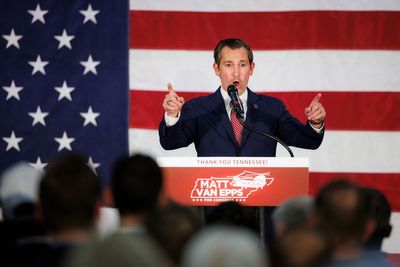 Tennessee nail-biter sees Republican Van Epps hold House seat as far-left Democrat rides blue tsunami to surprising finish