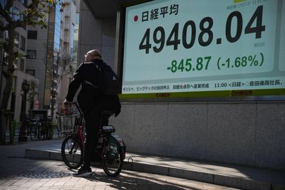 Asian shares are mixed as steady bond yields, rebound for bitcoin push US stocks higher