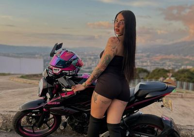 'Biker Girl' and Colombian Influencer Karen Sofia Quiroz Ramirez, 25, Dies in Tragic Road Accident After Riding Without Her Glasses