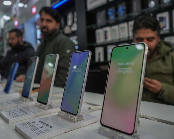 India revokes order to pre-load smartphones with state-owned security app