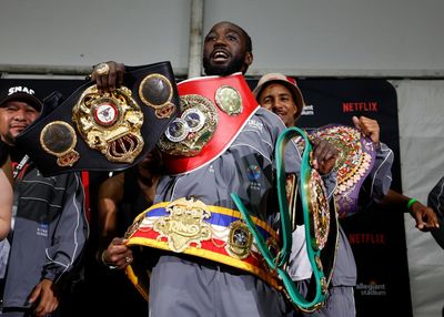 Terence Crawford dethroned over $300k fee, handing Britain’s Sheeraz title shot