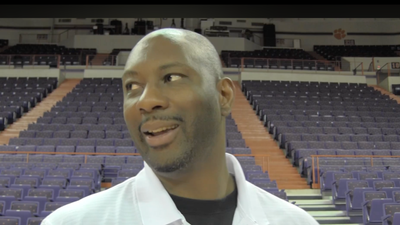 Fans in Shock as Elden Campbell Dies at 57 — Tributes Pour In for Lakers' 'Gentle Giant'