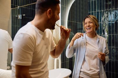 8 Subtle Behaviors That Predict Whether Child-Free Couples Stay Together