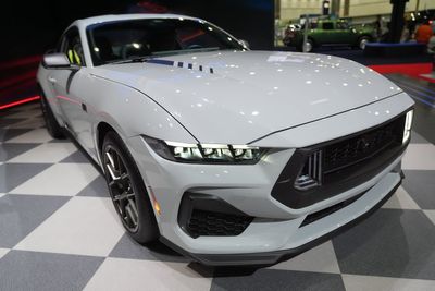 Trump plans to weaken vehicle mileage rules that limit air pollution