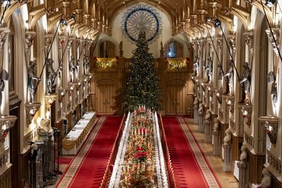 Banquet for King and Germany’s president held in shadow of Christmas tree