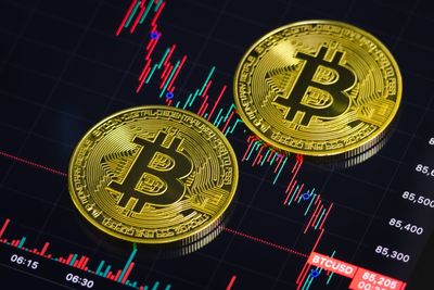 Bitcoin bounces back more than 10% after brutal week
