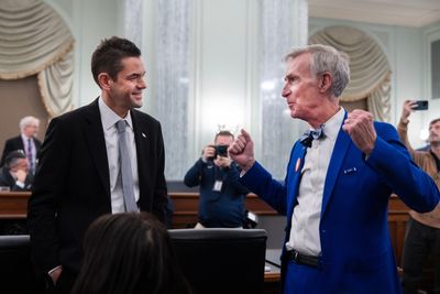 Capitol Lens | Seeing eye to Nye - Roll Call