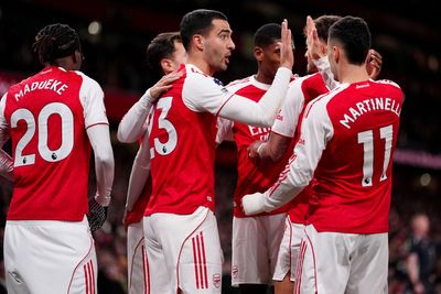Arsenal restore five-point lead with comfortable win over Brentford