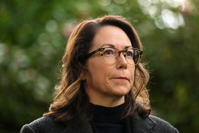 Victoria to cut 1,000 public service jobs in bid to slash government spending