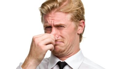 Man swallows stolen object worth $19K. Then cop gets worst duty ever: waiting for it to ‘reappear’