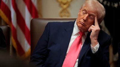 ‘Incompetent’: Dozing Don takes aim at Tim Walz, but catches JD Vance in the crossfire