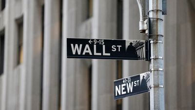 Stock Market Today: S&P 500, Dow Jones, Nasdaq 100 Futures Advance— UiPath, Snowflake, Lululemon In Focus (UPDATED)