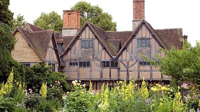 Charity seeks £500,000 to repair Shakespeare family home after car crash