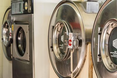 Nurse Quits Job to Run a Laundromat 6 Hours a Week, Which Brought in $475K in 2024