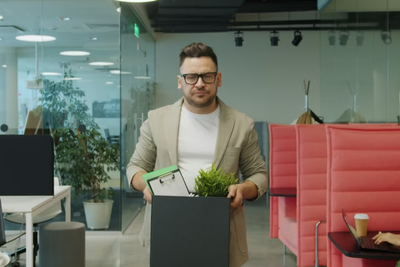 3 in 10 US Firms Slash Jobs Before Christmas, Leaving 1.1M Americans Facing 'Brutal' Holiday Unemployment