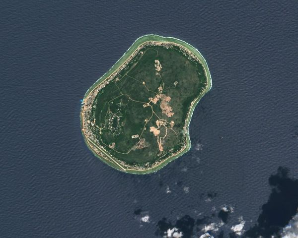 ‘Day by day I lose weight’: asylum seekers on Nauru get $115 a week, but a bag of grapes costs $20