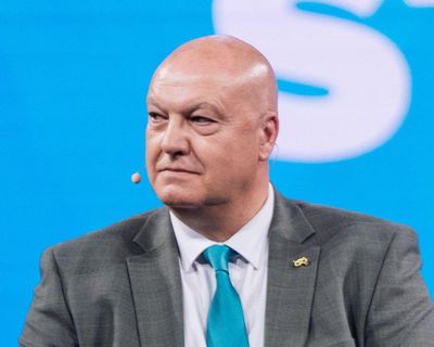 Nigel Farage urged to sack Reform council leader accused of racism