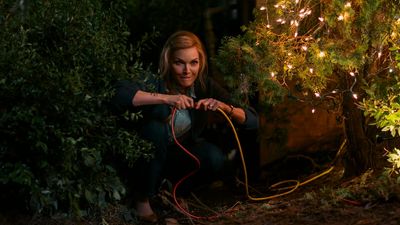 ‘Oh. What. Fun.’ Review: A delightful Christmas comedy for moms who are jingled the bell out