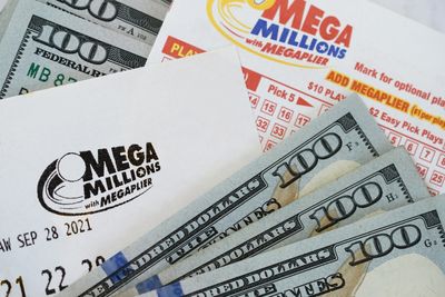 14 Things Lottery Winners Wish They’d Known Before Hitting It Big