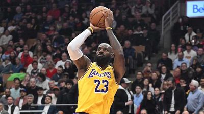 LeBron James’s Historic 10-Point Streak Ends After Making Selfless Play in Lakers’ Win