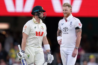 England fighting to keep Australia in check as bowlers toil