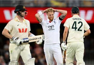 England rue five dropped catches as Australia build lead in second Ashes Test