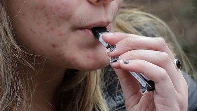 Belgian drug chief warns illegal vapes could hook children on opioids