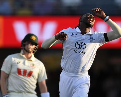 Steve Smith on top again after he resumes Ashes hostilities with Jofra Archer