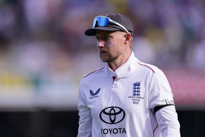 Joe Root backs England to bounce back after costly ‘mistakes’ hand Ashes advantage to Australia