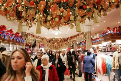 Experts reveal why store credit cards are a tricky option for buying holiday gifts