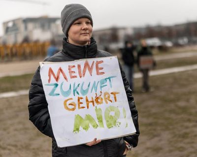 German MPs rubberstamp military service plan amid school pupil protests