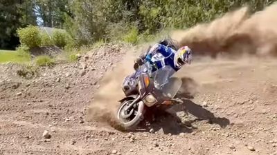 All the Cool Kids Are Off-Roading Honda Gold Wings Now, and They Rip