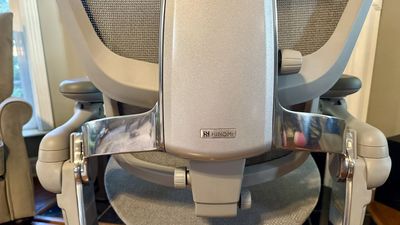 I tested the Hinomi H2 Pro - and this office chair folds in half and has some wild lumbar support