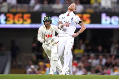 Joe Root defends England teammates after error-strewn Ashes display