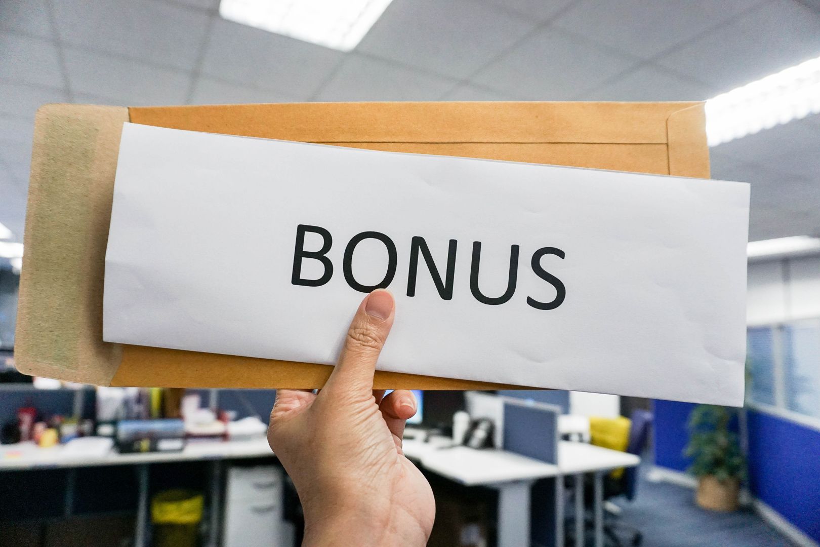 April Bonus 5 Powerful Ways To Use Your Year-End Bonus