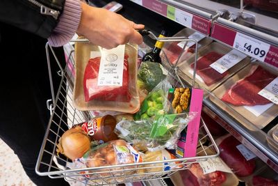 These supermarkets are open over Christmas, from Christmas Eve to New Year’s Day