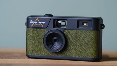 This is the cheap and cheerful compact camera that instantly made my Christmas list: the Camp Snap camera