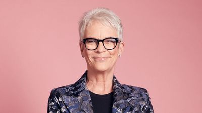 Jamie Lee Curtis’ Minimalist Entryway Proves Less Can Be More with Antiques, Soft Lighting, and Plenty of Personality