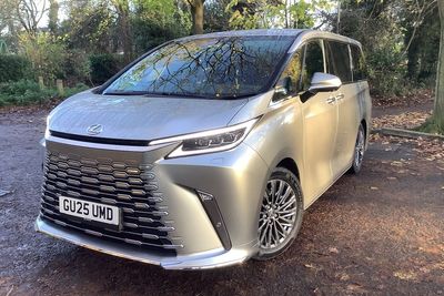 Lexus LM350h: a seriously fun ride for the chauffeur-driven market