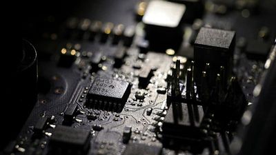 The digital war between East and West is in full swing. This is Greece's role on the eastern border