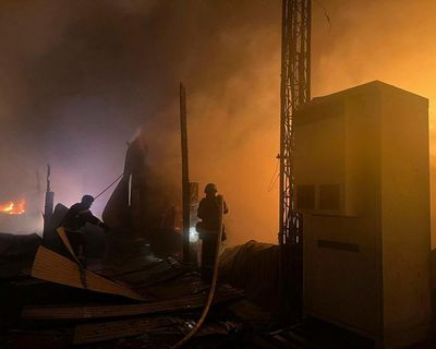 Russia launches attacks across Ukraine as Miami peace talks continue