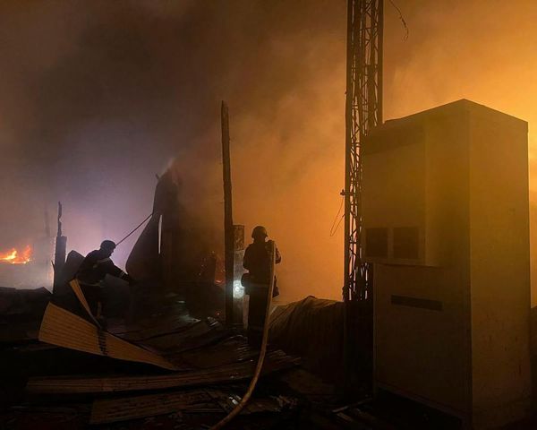 Russia launches attacks across Ukraine as Miami peace talks continue