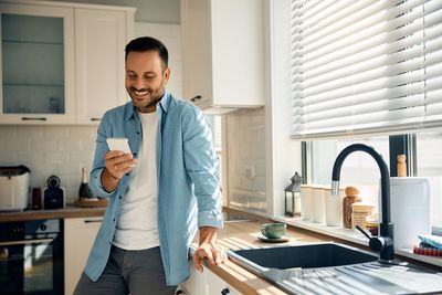 8 Reasons Some Men Thrive After Reducing Social Circles