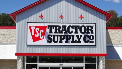 8 Surprisingly Great Gifts for Retirees at Tractor Supply